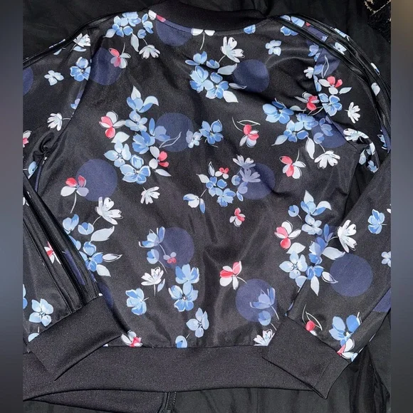 Sold - Picture 5 of 9